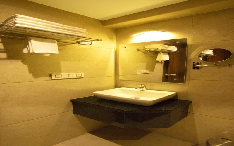 Super Hotel O Nar Comforts Near Ksr Railway Station Bangalore Bagian luar foto