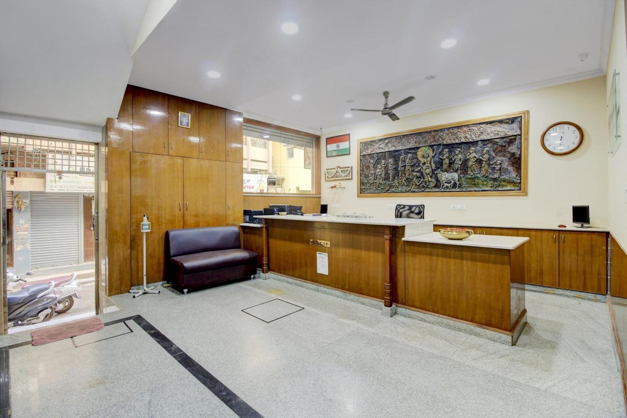 Super Hotel O Nar Comforts Near Ksr Railway Station Bangalore Bagian luar foto