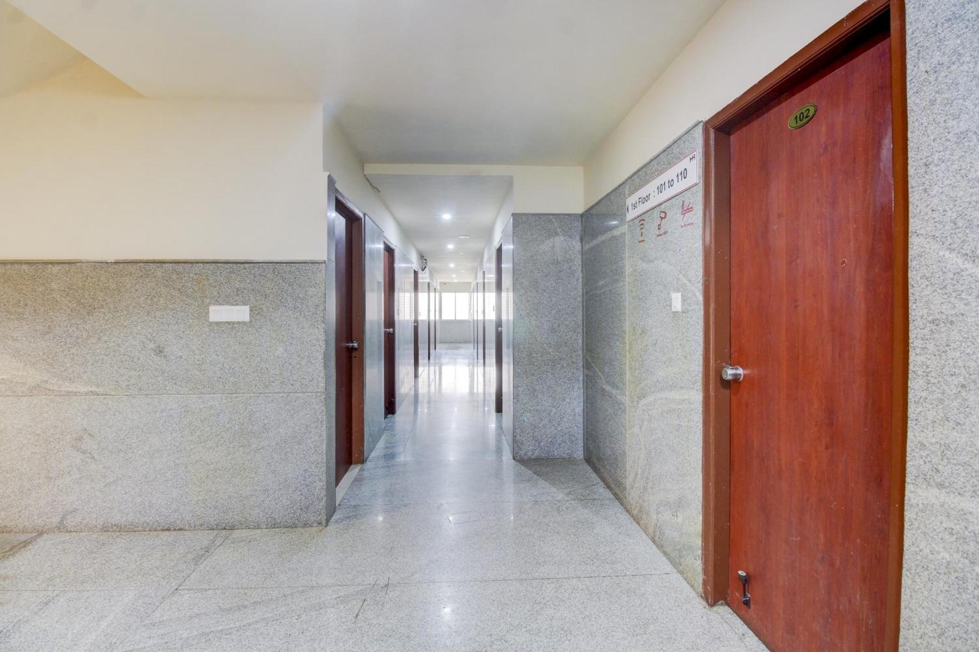 Super Hotel O Nar Comforts Near Ksr Railway Station Bangalore Bagian luar foto