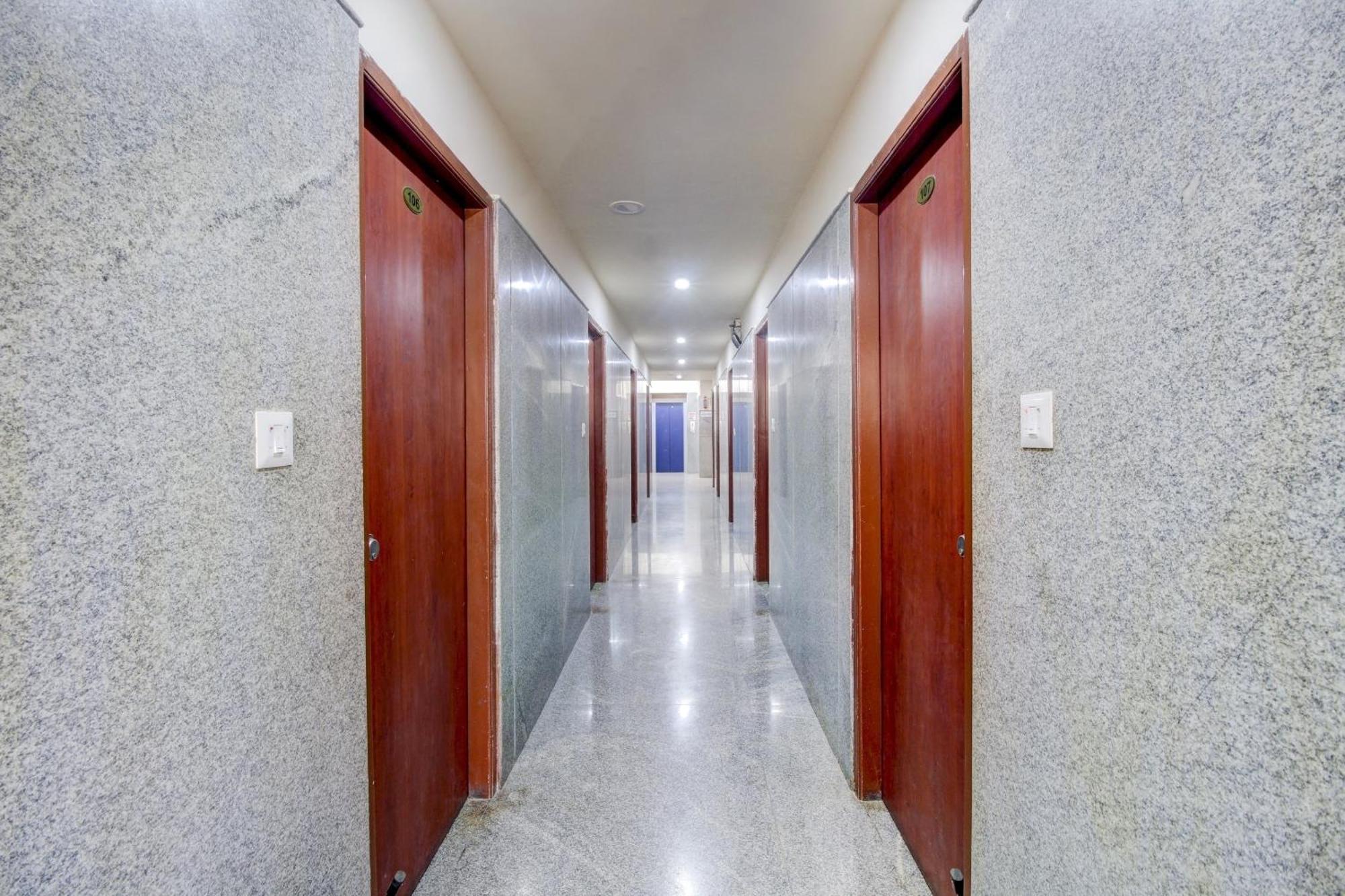 Super Hotel O Nar Comforts Near Ksr Railway Station Bangalore Bagian luar foto