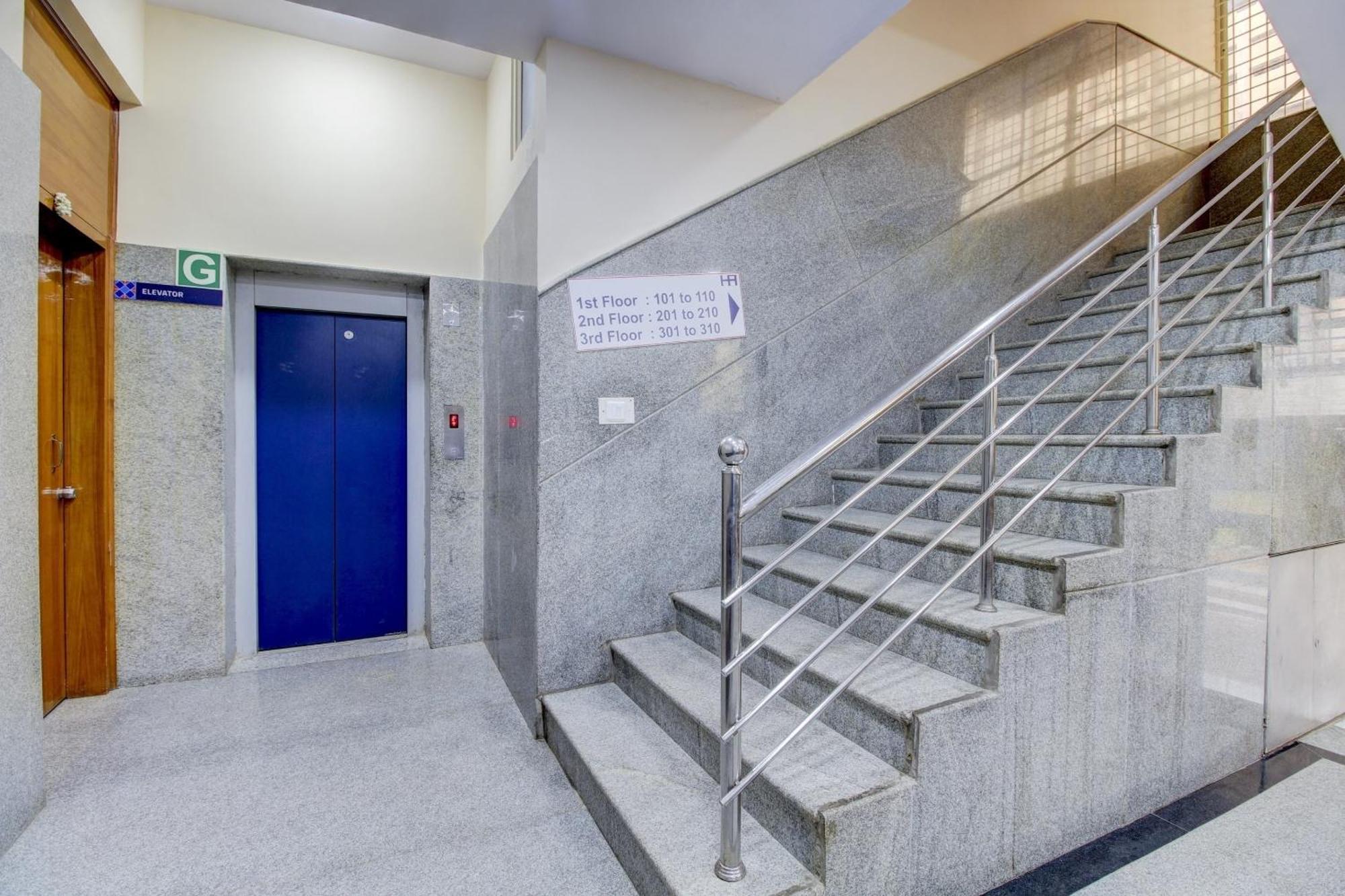 Super Hotel O Nar Comforts Near Ksr Railway Station Bangalore Bagian luar foto